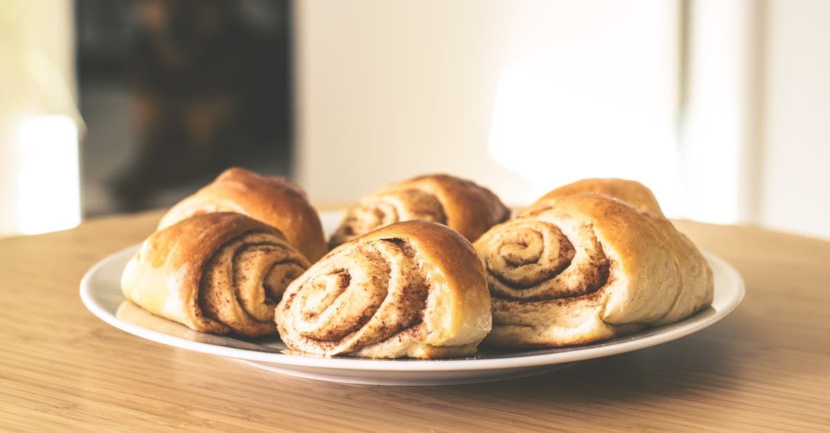 Cinnamon Roll Milkshake: The Ultimate Breakfast (or Dessert) Treat